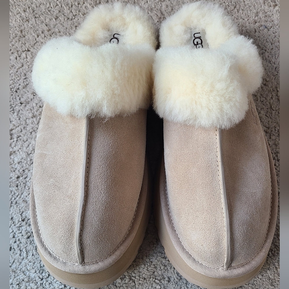 Ugg Disquette Platform clog in sand sz 11